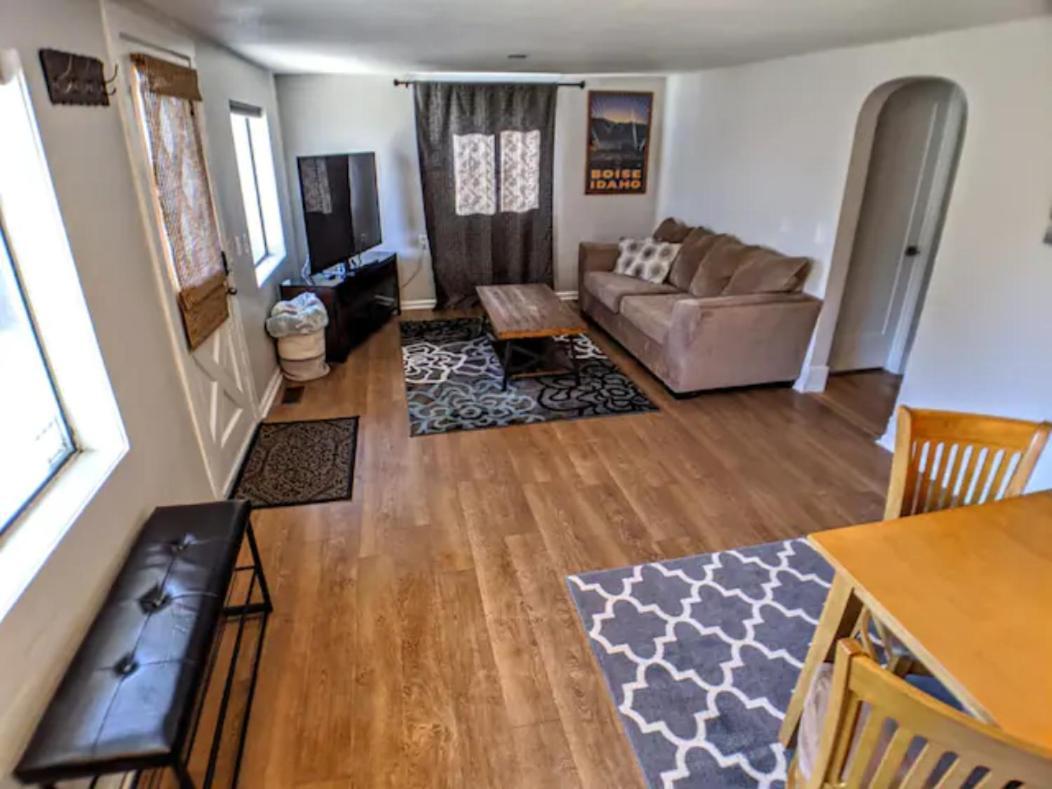 Little Blue Bungalow On Boise'S Bench, Pet Friendly, Fully Fenced Yard With Doggie Door! 2 Miles From Bsu, 5 Minutes From Downtown Boise, Desk And Workstation For Remote Workers, 2 Tv'S Large Walk-In Closet, Good For Mid-Term Stays Exterior foto