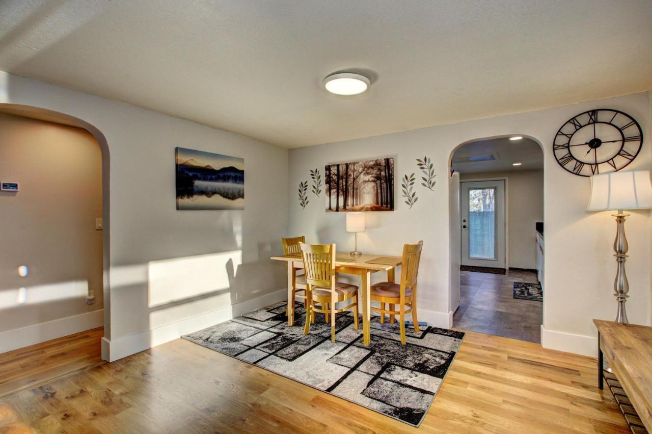Little Blue Bungalow On Boise'S Bench, Pet Friendly, Fully Fenced Yard With Doggie Door! 2 Miles From Bsu, 5 Minutes From Downtown Boise, Desk And Workstation For Remote Workers, 2 Tv'S Large Walk-In Closet, Good For Mid-Term Stays Exterior foto