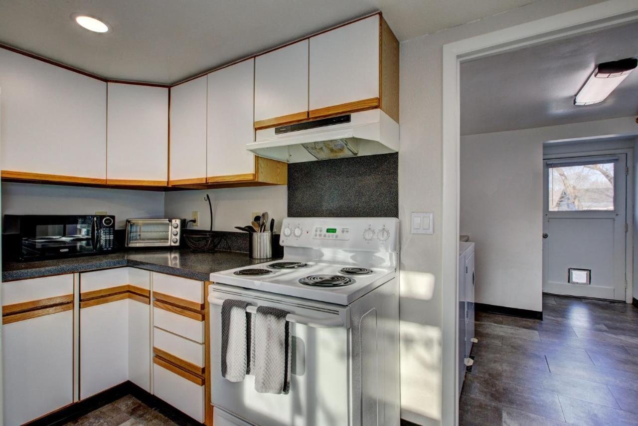 Little Blue Bungalow On Boise'S Bench, Pet Friendly, Fully Fenced Yard With Doggie Door! 2 Miles From Bsu, 5 Minutes From Downtown Boise, Desk And Workstation For Remote Workers, 2 Tv'S Large Walk-In Closet, Good For Mid-Term Stays Exterior foto