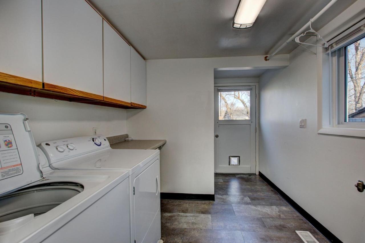 Little Blue Bungalow On Boise'S Bench, Pet Friendly, Fully Fenced Yard With Doggie Door! 2 Miles From Bsu, 5 Minutes From Downtown Boise, Desk And Workstation For Remote Workers, 2 Tv'S Large Walk-In Closet, Good For Mid-Term Stays Exterior foto