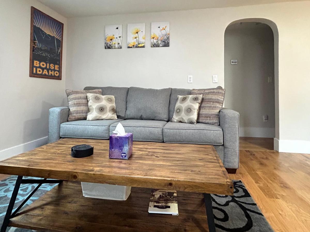 Little Blue Bungalow On Boise'S Bench, Pet Friendly, Fully Fenced Yard With Doggie Door! 2 Miles From Bsu, 5 Minutes From Downtown Boise, Desk And Workstation For Remote Workers, 2 Tv'S Large Walk-In Closet, Good For Mid-Term Stays Exterior foto